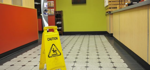 cleaning-grout-and-tile-in-restaurant